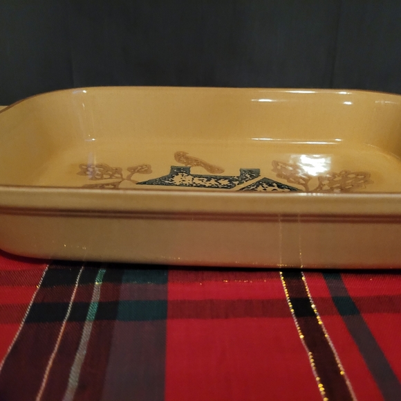 Pfaltzgraff America 2 QT Baker Dish - Picture 2 of 7